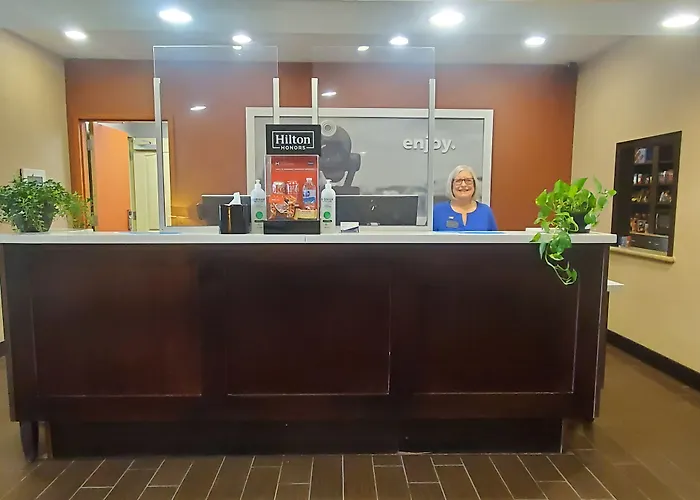 Hampton Inn & Suites Jamestown