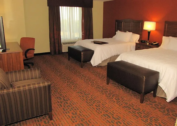 Hampton Inn & Suites Jamestown