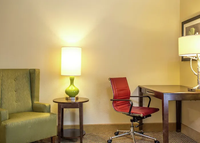 Hampton Inn & Suites Williamsport - Faxon Exit