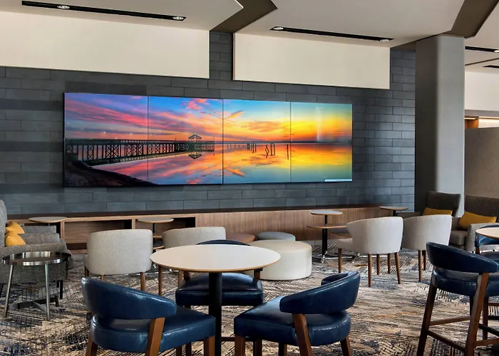 Courtyard By Marriott Philadelphia South At The Navy Yard