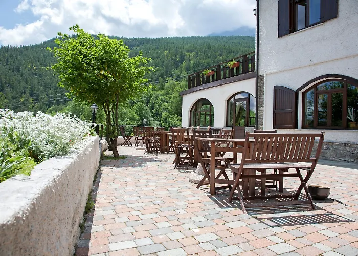 Chalet Sul Lago Hotel In Montagna
