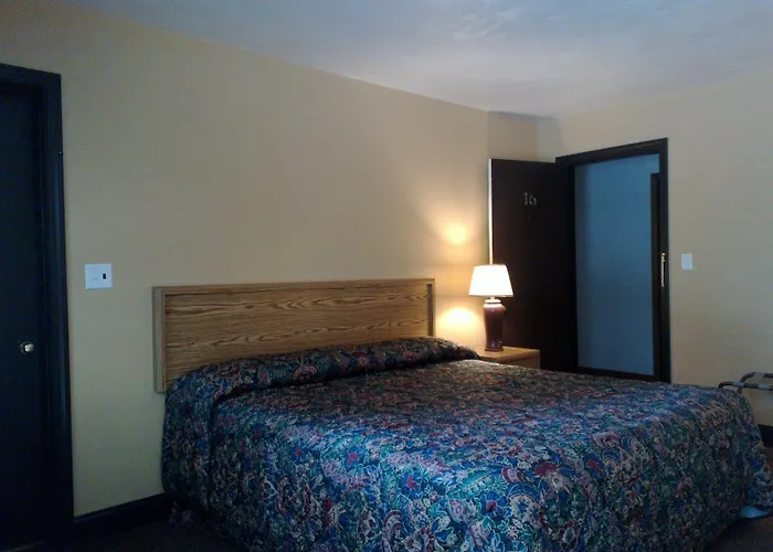 Colonial Inn Mercer-Grove City