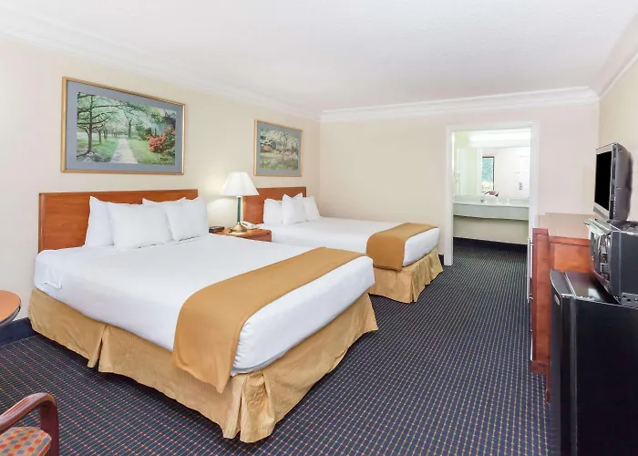 Super 8 By Wyndham Dalton/Convention Center Area