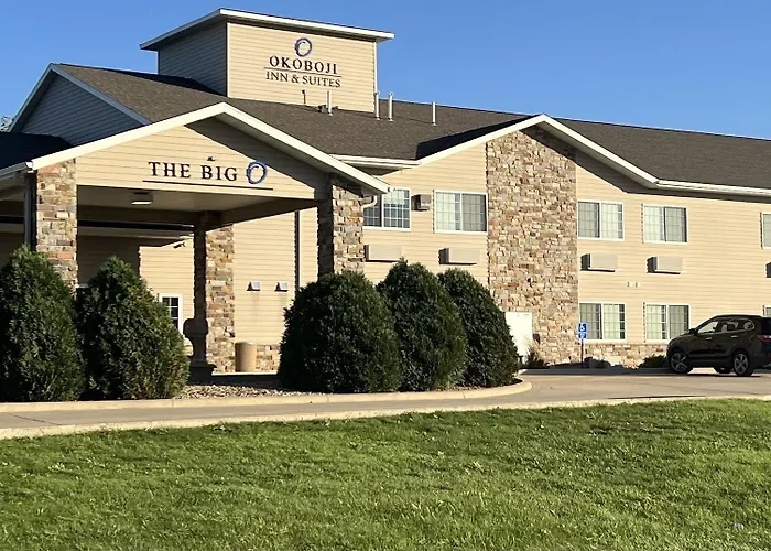 Okoboji Inn & Suites