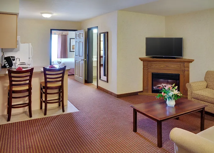 Coast Grimshaw Hotel & Suites