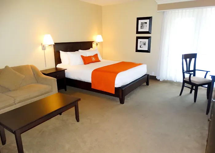 Amsterdam Inn & Suites Sussex, An Ascend Collection Hotel