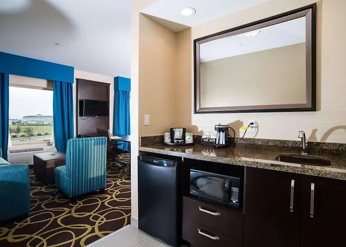 Hampton Inn & Suites East Gate Regina