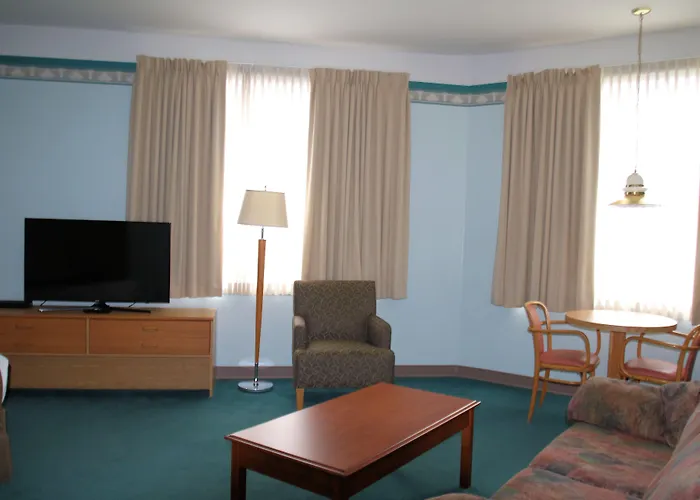 The Cedars Inn Hotel & Convention Centre