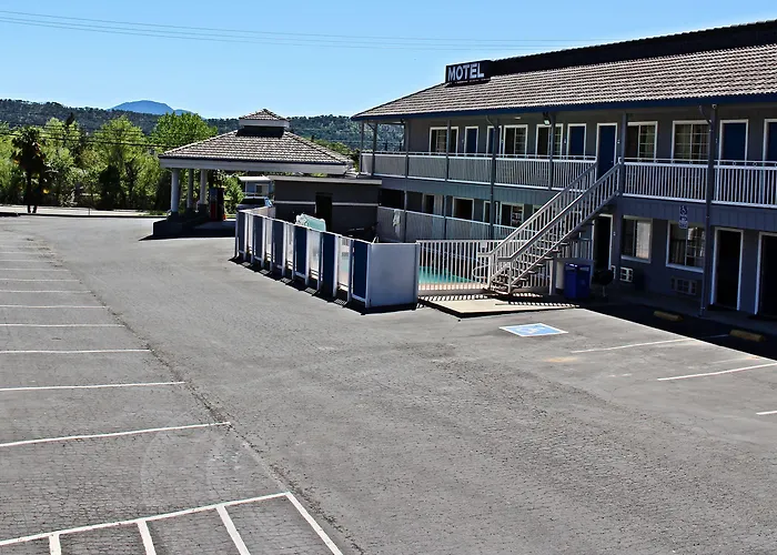 Lake Point Lodge
