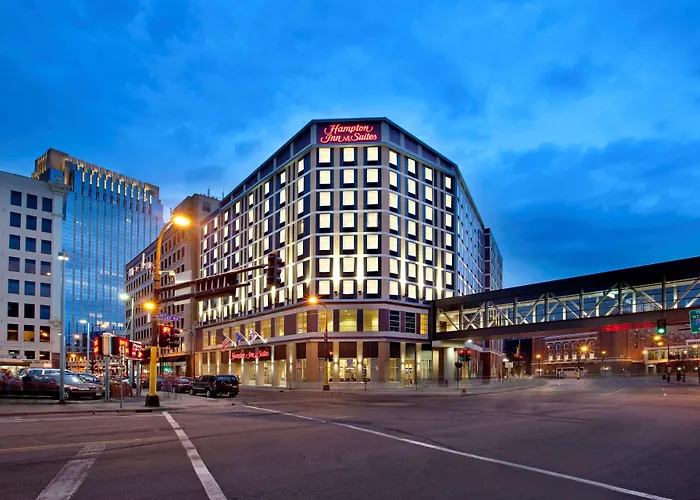 Hampton Inn & Suites - Minneapolis/Downtown