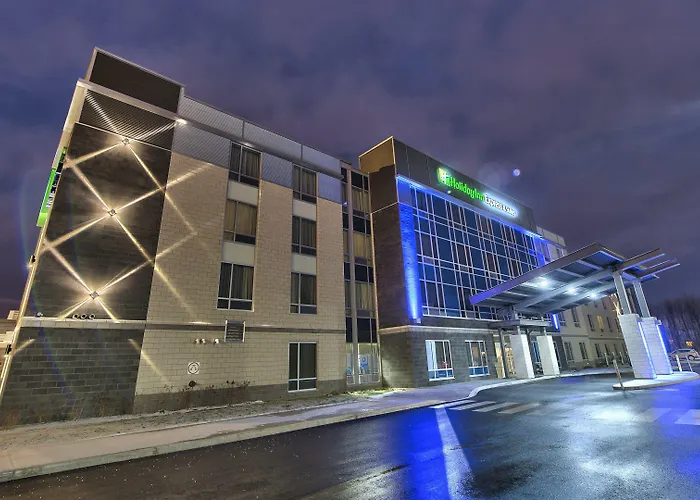 Holiday Inn Express & Suites Vaudreuil-Dorion By Ihg