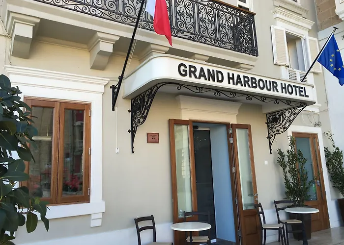 Grand Harbour Hotel