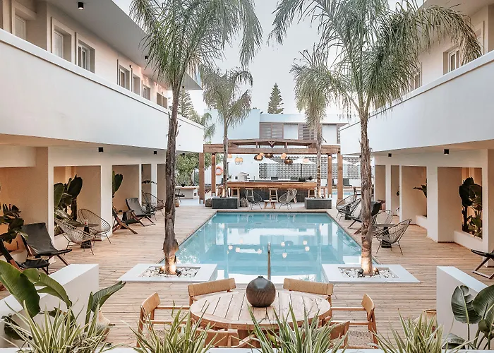 More Meni Residence & Suites