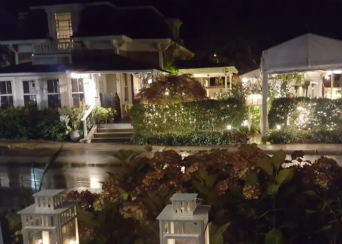 The Oak Bluffs Inn