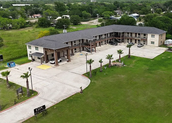 Lux Inn And Suites