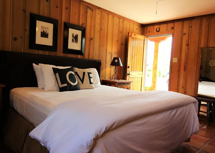 The Maverick Inn Alpine