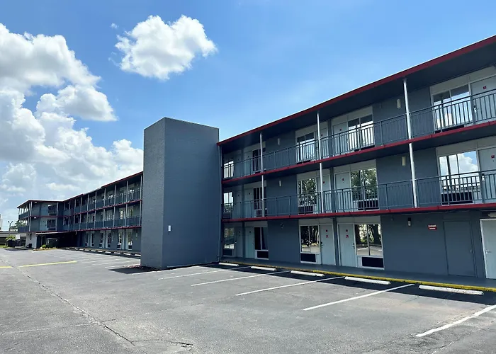 Travelodge By Wyndham Orlando At Heart Of International Drive