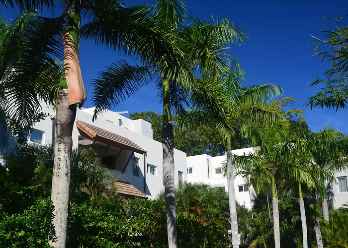 Infiniti Blu Luxury Ocean Front Condos