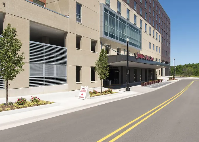 Hampton Inn & Suites Grand Rapids Downtown