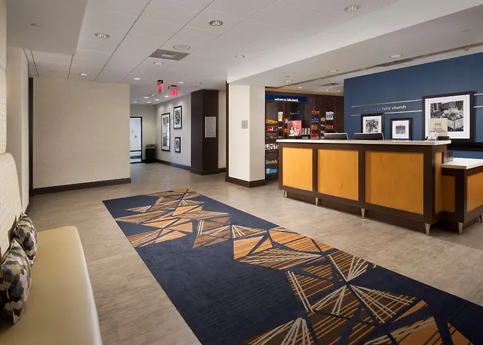 Hampton Inn & Suites
