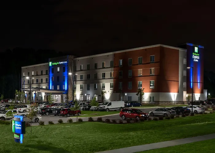 Holiday Inn Express & Suites - Charlotte Airport By Ihg