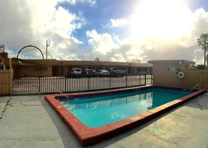 Coral Roc Motel