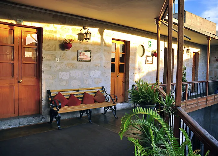 Hoteles Riviera Colonial