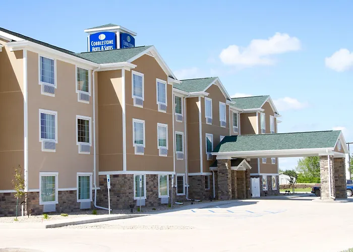 Cobblestone Hotel & Suites - Devils Lake