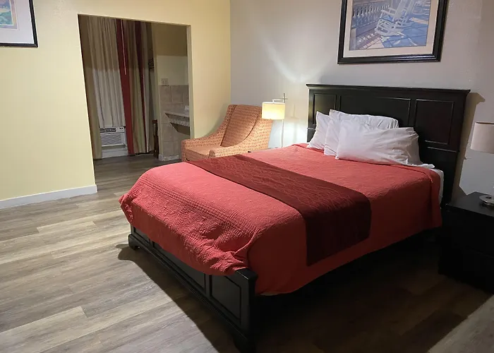 Delux Inn