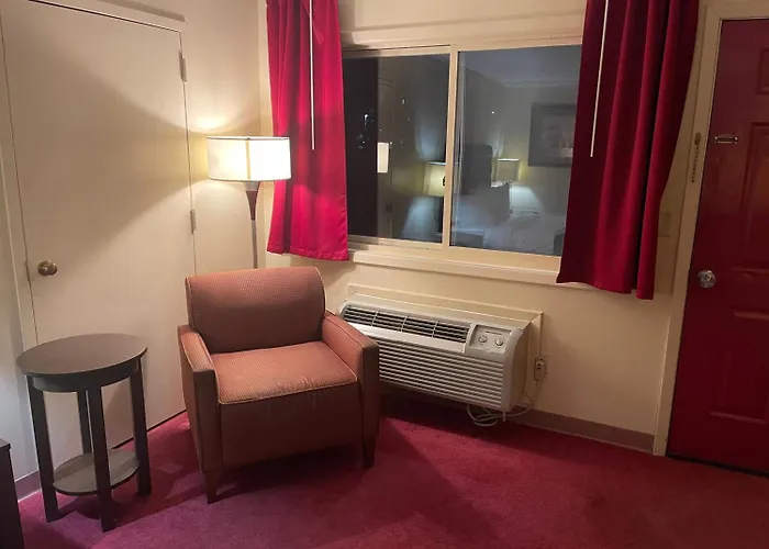 Dollinger'S Motor Inn