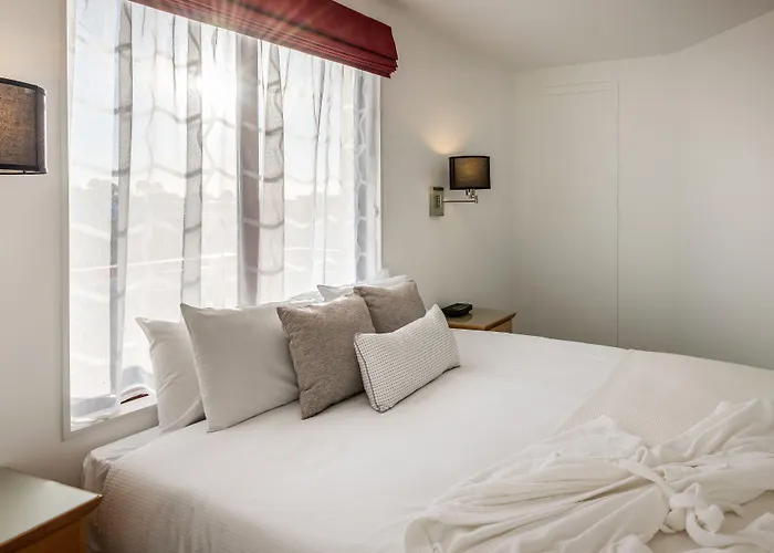 Fino Hotel & Suites