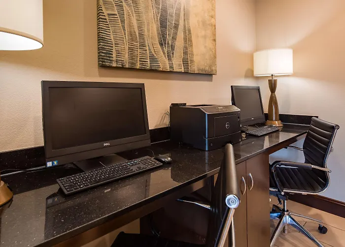 Best Western Plus Overland Inn