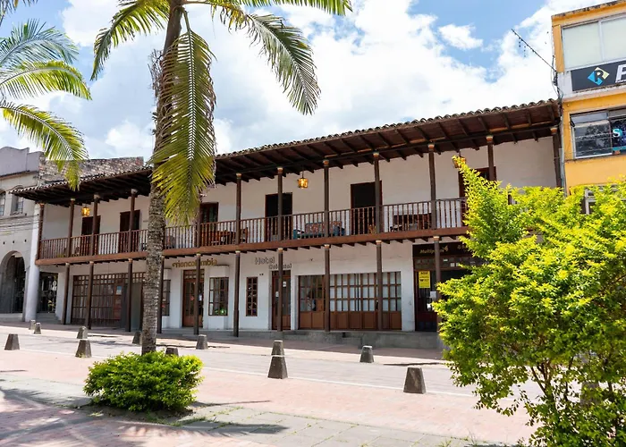 Hotel Colonial Andino - Parque principal de Pitalito