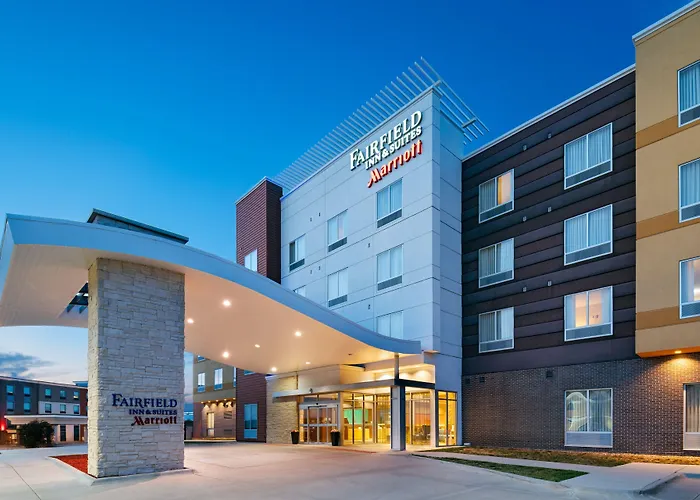 Fairfield Inn & Suites By Marriott Lincoln Airport