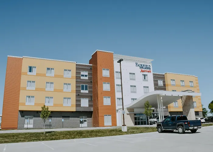 Fairfield Inn & Suites By Marriott Lincoln Airport