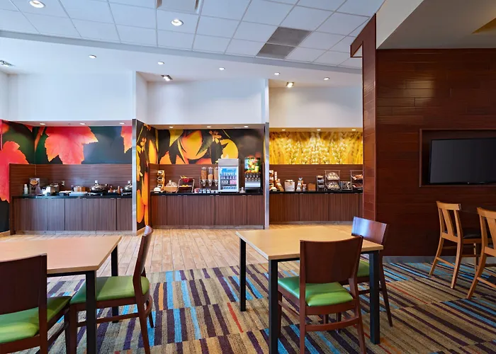 Fairfield Inn & Suites By Marriott Lincoln Airport