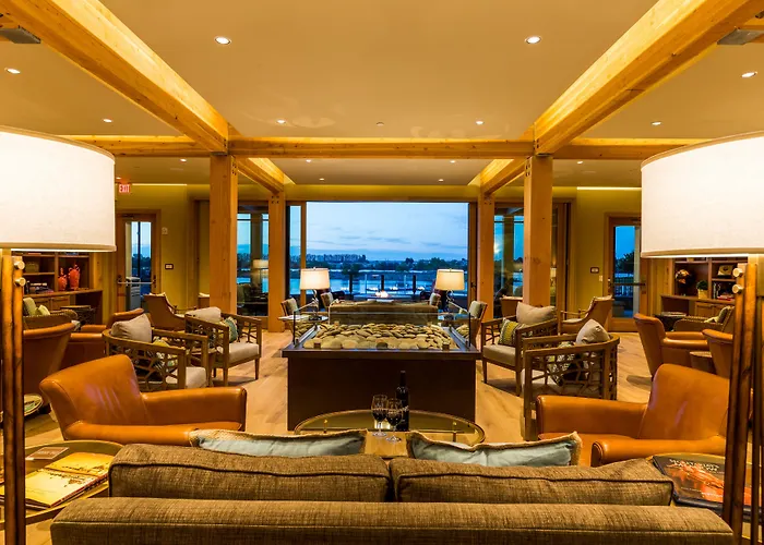 The Lodge At Columbia Point