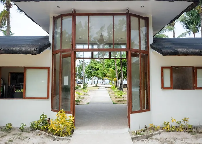 La Playa Estrella Beach Resort
