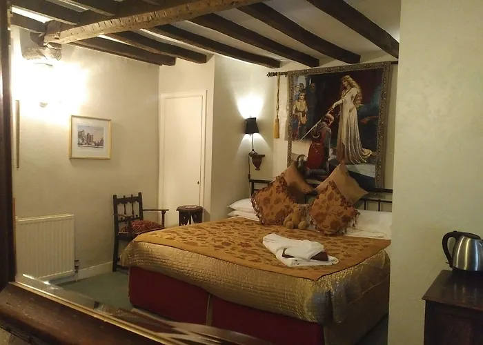 Richard III - Pub With Rooms Middleham