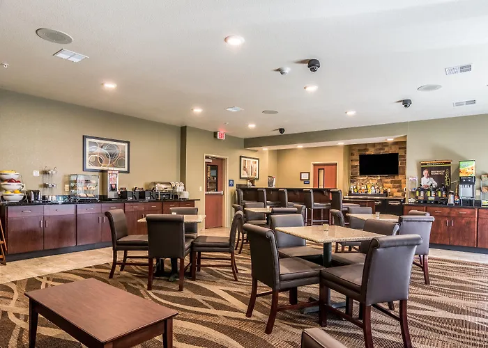 Cobblestone Hotel & Suites - Greenville