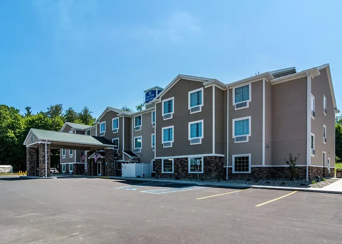 Cobblestone Hotel & Suites - Greenville