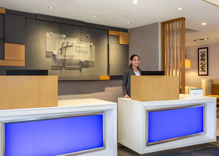 Holiday Inn Express & Suites - Redding By Ihg