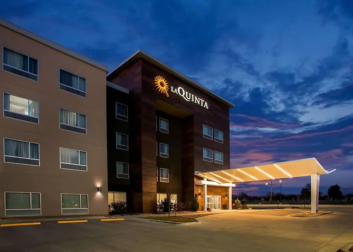 La Quinta By Wyndham Pittsburg Hotel