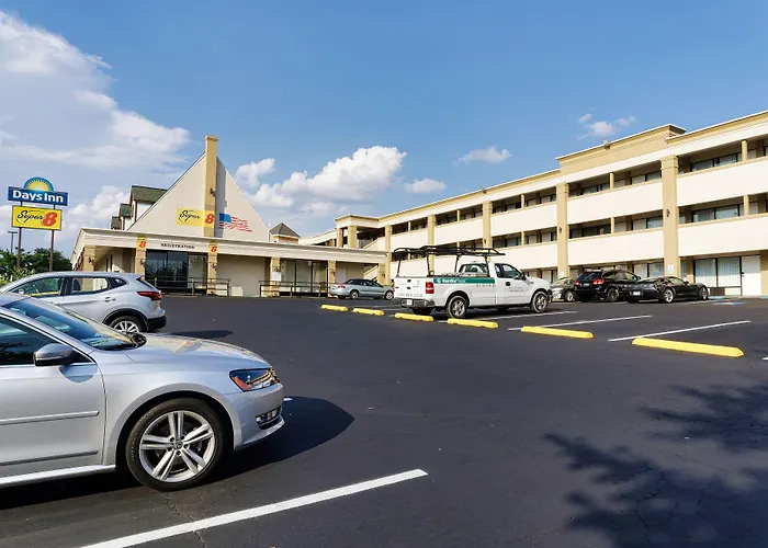 Super 8 By Wyndham Westend Alexandria,Va Washington Dc Area