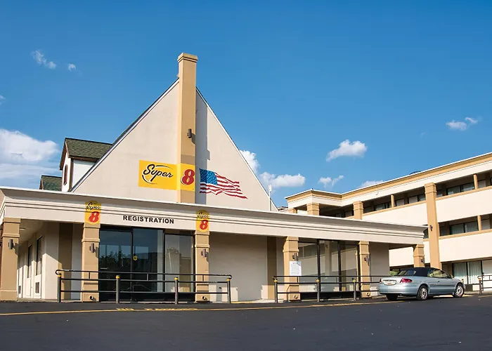 Super 8 By Wyndham Westend Alexandria,Va Washington Dc Area