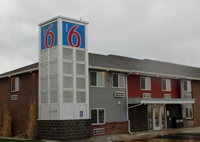 Motel 6 , Id