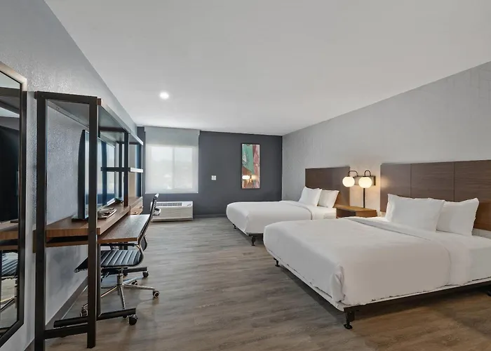 Everhome Suites Corona