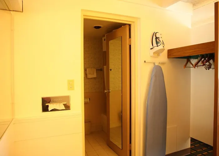 New Stanton Garden Inn