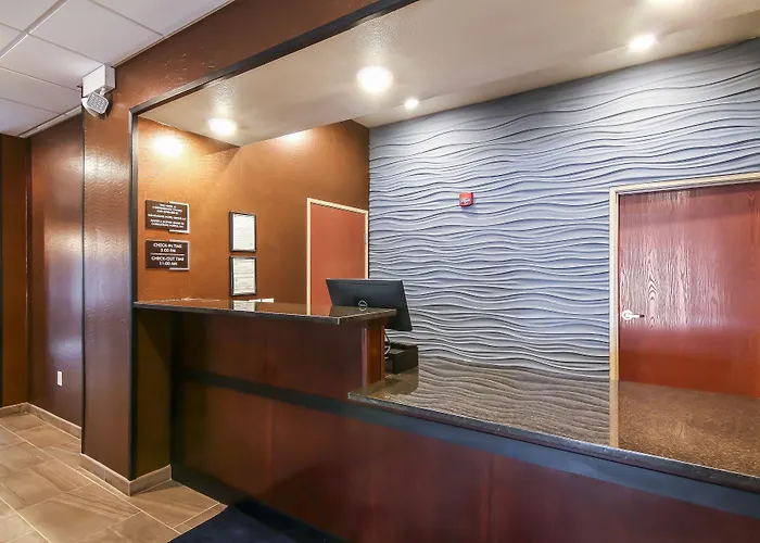 Cobblestone Inn & Suites - Menomonie/Uw-Stout