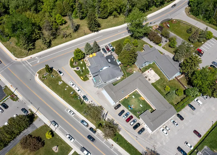 Julie'S Park Cafe & Motel